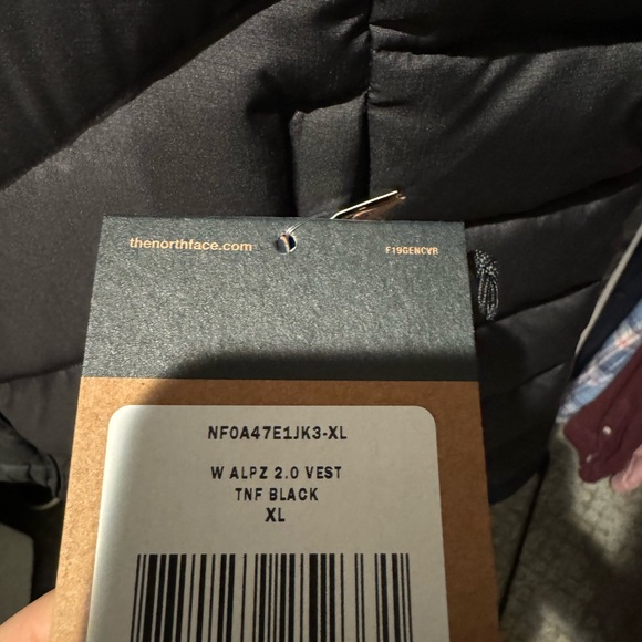 The North Face Women's Black Alpz 2.0 550 Fill Down Vest Size XL NEW - Picture 5 of 5